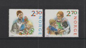 Norway #920-21 (1987 Christmas set) VFMNH CV $2.65