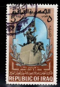 IRAQ Scott 397 Used Soldiers Monument stamp