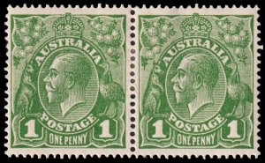 Australia Scott 23 Pair, Green, Perf. 14 (1924) Mint H VF M