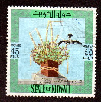 KUWAIT 590b USED SCV $4.00 BIN $2.00 BIRDS