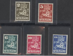 Netherlands #B214-B218 Unused Single (Complete Set)