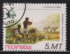 Mozambique 746 Hunting Blue Kids 1981