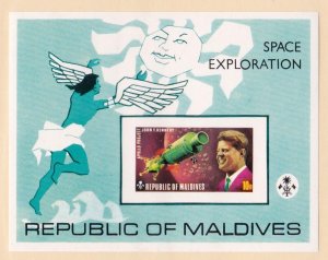 Maldives          479        MNH OG    Souvenir Sheet       CV $17.00