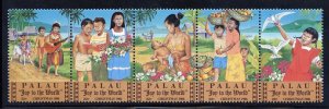 Palau 121a MNH  Christmas Strip of 5 from 1986.