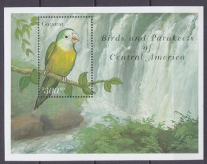  1999 Guyana 6654/B618 Birds - Parrot