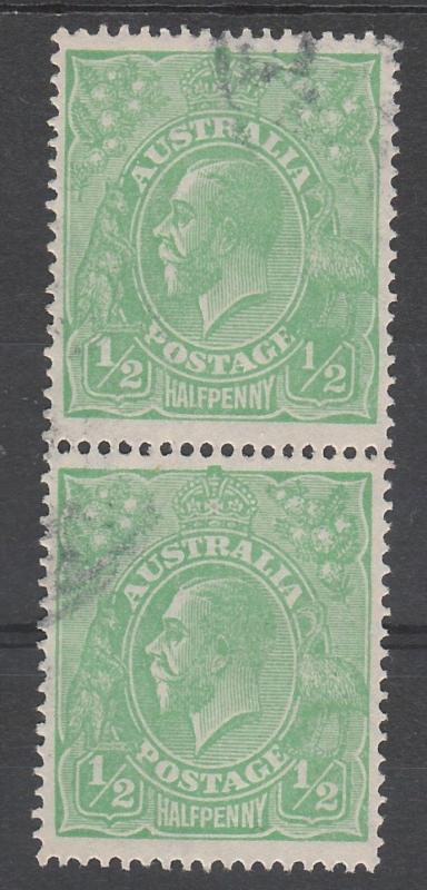 AUSTRALIA 1918 KGV 1/2D PAIR VARIETY THIN 1 AT RIGHT LARGE MULTI WMK USED 