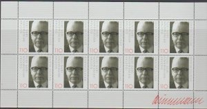 Mi: 2067   mnh    1999