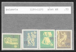 BULGARIA (31) Complete Mint Never Hinged Sets - 150 stamps