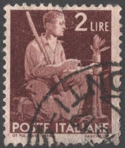Italy SC#470 2 ₤ Gardener Tying Sapling to Stake (1945) Used