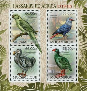 Birds Stamp Psittacula Exsul Porphyrio Coerulescens Raphus Cucullatus S/S MNH