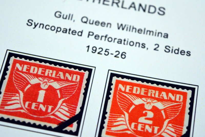 COLOR PRINTED NETHERLANDS [CLASS.] 1852-1947 STAMP ALBUM PAGES (38 ill. pages)