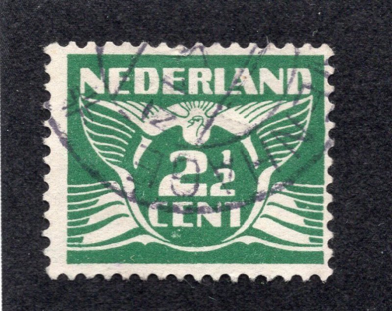 Netherlands 1924 2 1/2c Unwmk. deep green Gull, Scott 144 used, value = $1.10