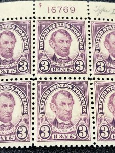 US 555 Lincoln 3C Plate Block Of 6 Very Fine Original Gum ( 1 Hinged , 5 Not )