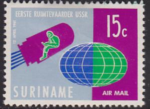 Suriname C28 Cosmonaut Gagarin in Capsule & Globe 1961