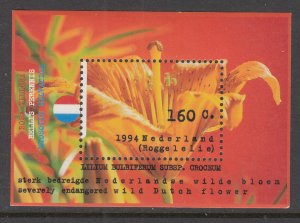 Netherlands Antilles 856 Flowers Souvenir Sheet MNH VF