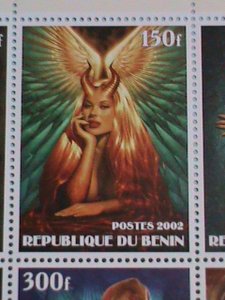 ​BENIN STAMP:2002 DREW POSADA MNH STAMP SHEET.