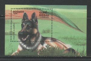 Thematic Stamps Animals - GUINEA BISSAU 1988 DOGS MS mint