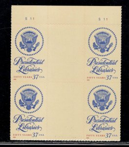 UNITED STATES SC# 3930 VERT. GUTTER PL# BLK/4 VF/NH