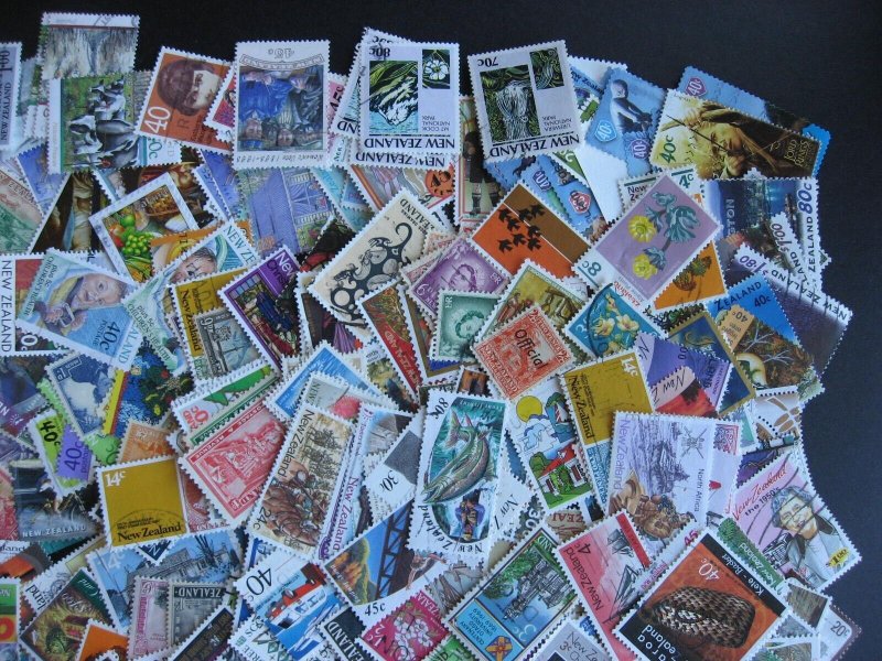 New Zealand collection of 945 different U,M up to 2019 era, check them out!