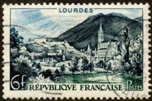 France 719 - Used - 6fr Town of Lourdes (1954) (cv $0.60)