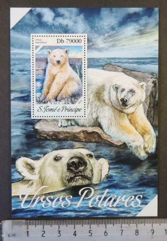 St Thomas 2013 polar bears animals s/sheet mnh 