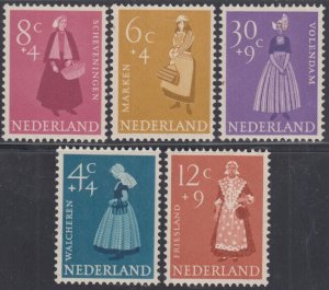 NETHERLANDS Sc # B321-5 CPL MNH - REGIONAL COSTUMES