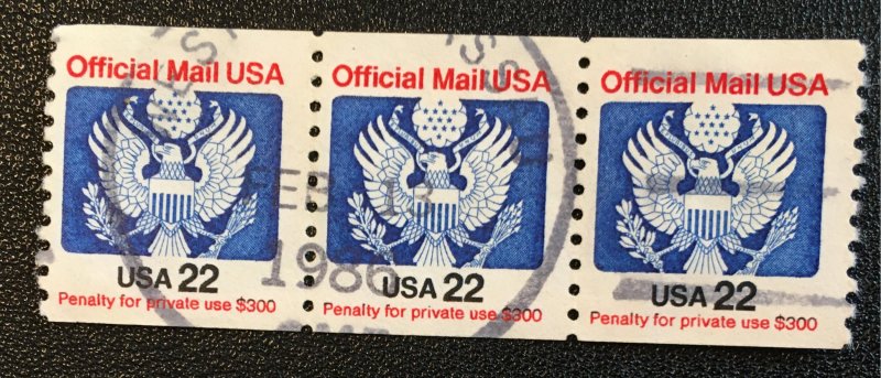 O136 Official, 22c, Coil strip, 11 perf, tagged, Vic's Stamp Stash