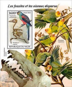 NIGER - 2023 - Fossils & Extinct Birds - Perf Souv Sheet - Mint Never Hinged