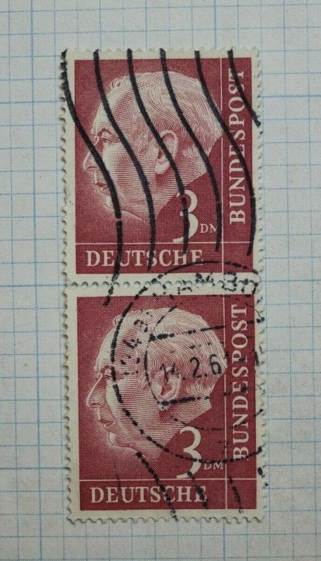 Germany sc#721 used pair vertical