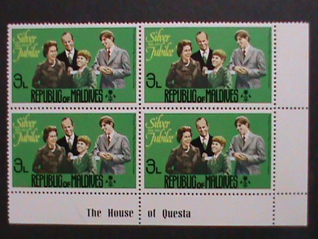 ​MALDIVES-1977- SILVER JUBILEE OF QUEEN ELIZABETH II MNH IMPRINT BLOCK VF