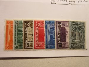 ITALY, Scott 232-238, MINT LIGHTLY HINGED, Lot18, Cat $42.45