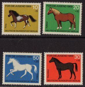 Thematic stamps BERLIN 1969 CHILD WELFARE horses 4V B328/31 mint