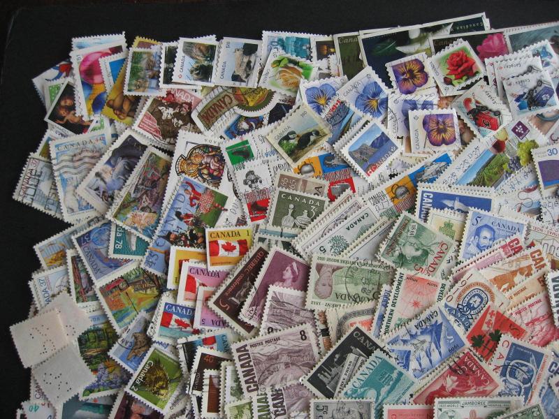 Canada collection 2000 different U old-2015.Face same=reg/ex-bklt/diff perfs etc 