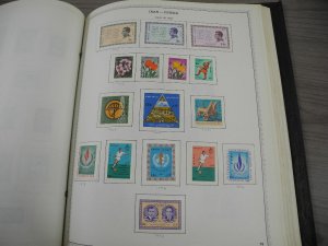 PERSIA, Fantastic Stamp Collection mounted/partially glued in a Minkus