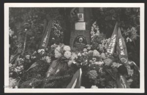 3rd Reich Germany Adolf Hitler Parents Graves Private  RPPC 103533