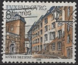 Luxembourg 676 (used) 8fr state museums (1982)