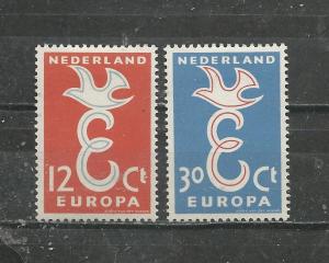 Netherlands Scott catalogue #375-376 Unused Hinged