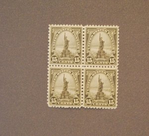 696, Statue of Liberty, Mint OGNH, Block of 4, CV $65.00