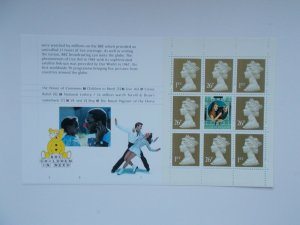 1997 SG 1668L 1st and 26p Gold x 4 + Label Prestige Booklet Pane Ex-BBC DX19 U/M