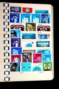 United Nations 117 Stamps Nice small collection of MNH, MH & Used in Stock Book 