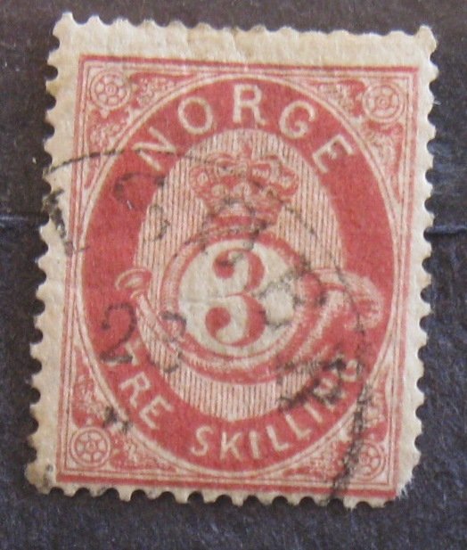 Norway #18 Used (short left corner)- SCV=$35.00