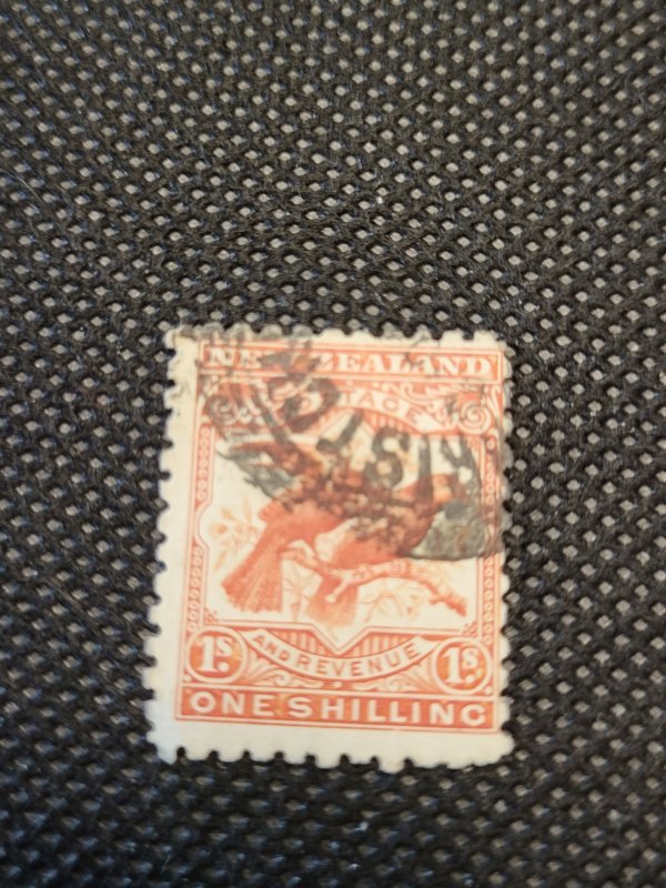 New Zealand , #81, Parrots & Hawkbill, 1 shilling, used, SCV$30.00