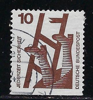 Germany Bund Scott # 1075, used, variation SE bottom