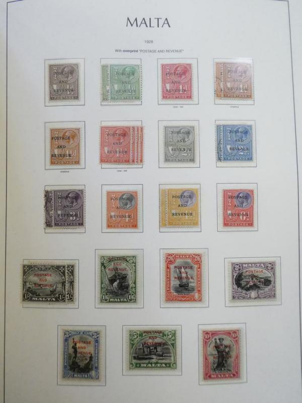 EDW1949SELL : MALTA Almost Cplt Mint & Used collection in beautiful Light House