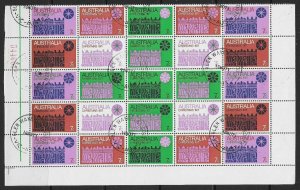 AUSTRALIA SG498ab 1971 CHRISTMAS SE-TENANT HALF PANE OF 25 USED