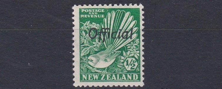 NEW ZEALAND  1936 - 61   S G  0120  1/2D   BRIGHT GREEN      MH  