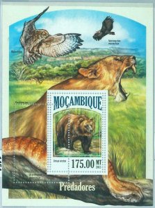 M1453 - MOZAMBIQUE, ERROR, 2013 MISSPERF SHEET: Animals predators, Bears, Birds