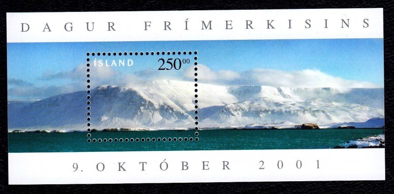 Iceland 2001 Esja Mountain Mint MNH Miniature Sheet SC 951