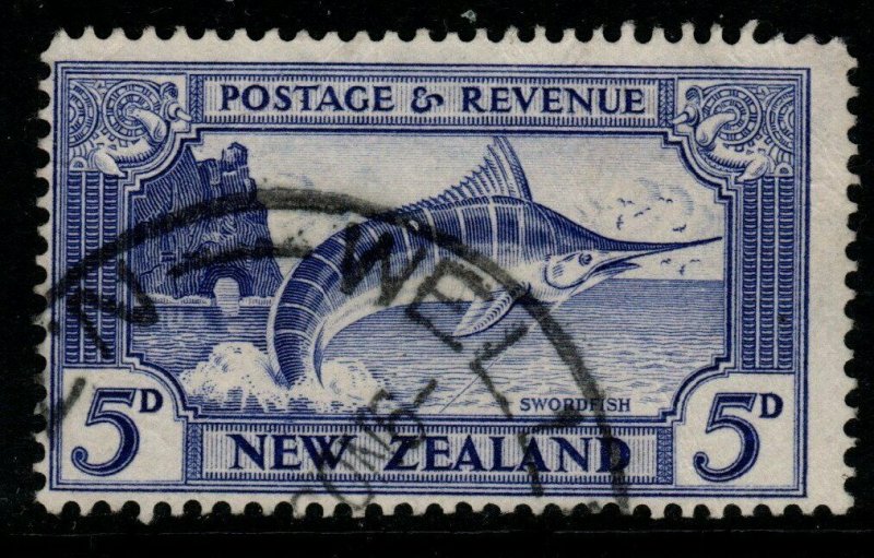 NEW ZEALAND SG563c 1935 5d ULTRAMARINE p13½x14 USED