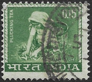 India #412 15p Tea Picking
